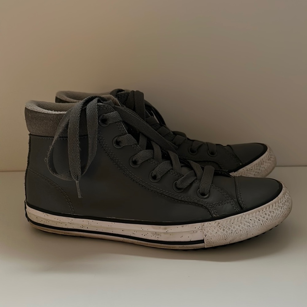 Converse All Star Hightop fleece lined gray size 5